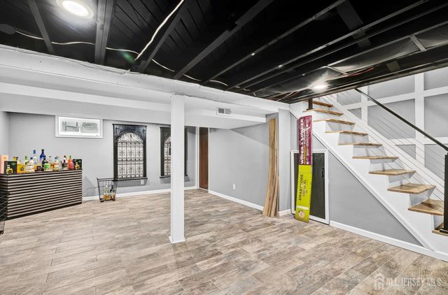 91 Crestview Road, Fords, NJ 08863