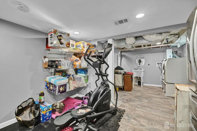 91 Crestview Road, Fords, NJ 08863