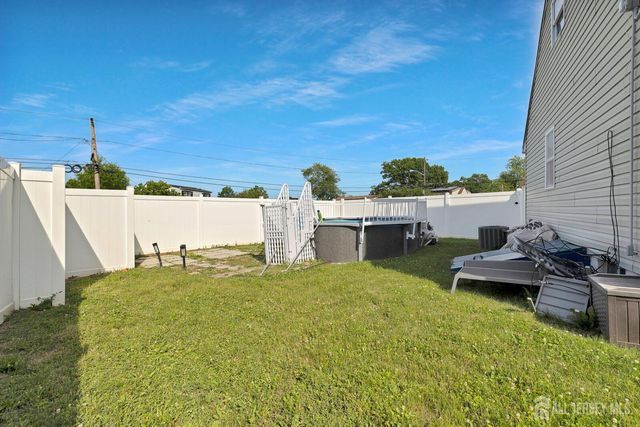 91 Crestview Road, Fords, NJ 08863