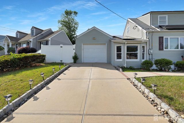 91 Crestview Road, Fords, NJ 08863