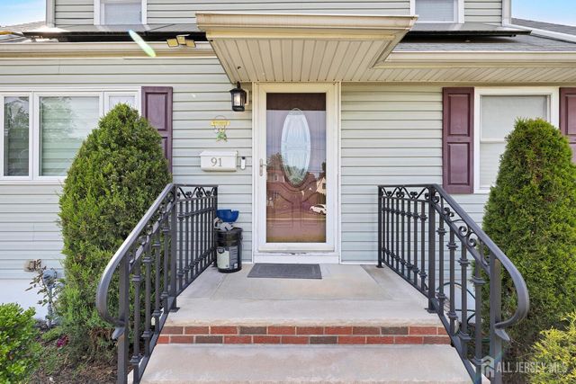 91 Crestview Road, Fords, NJ 08863
