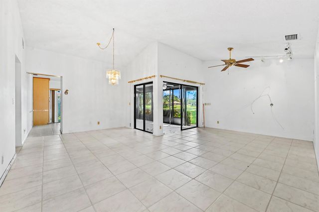 5537 Parkwalk Circle E, Boynton Beach, FL 33472