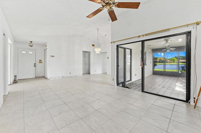 5537 Parkwalk Circle E, Boynton Beach, FL 33472