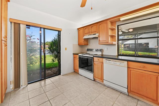 5537 Parkwalk Circle E, Boynton Beach, FL 33472