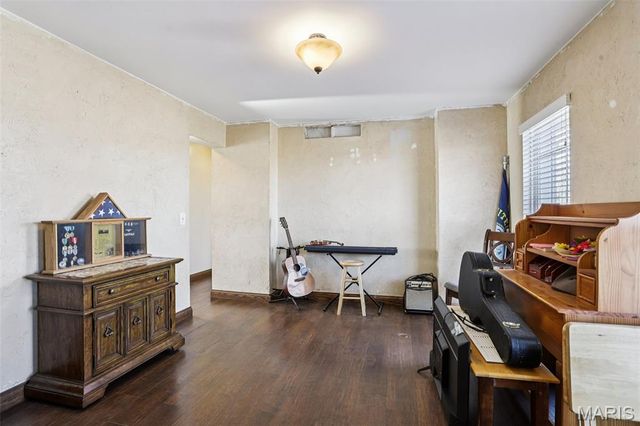 308 Buck Creek Road, Silex, MO 63377