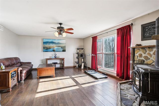 308 Buck Creek Road, Silex, MO 63377