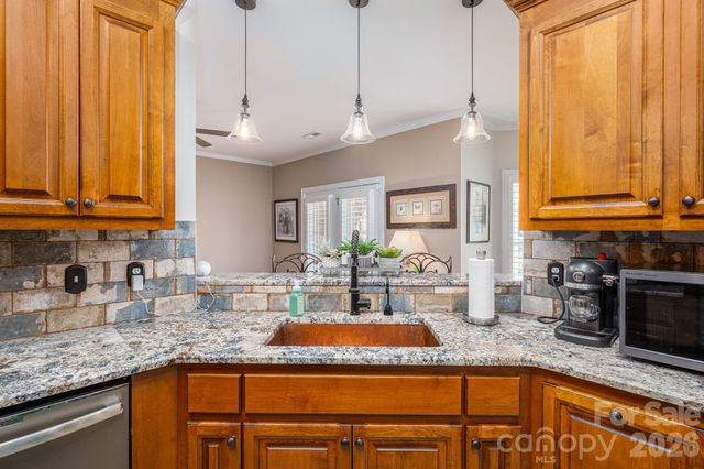 140 Huffstetler Lake Road, Dallas, NC 28034