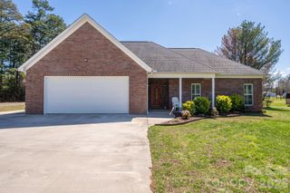 140 Huffstetler Lake Road, Dallas, NC 28034