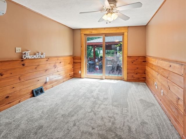 25 Maple Ave, Oxford, MA 01537