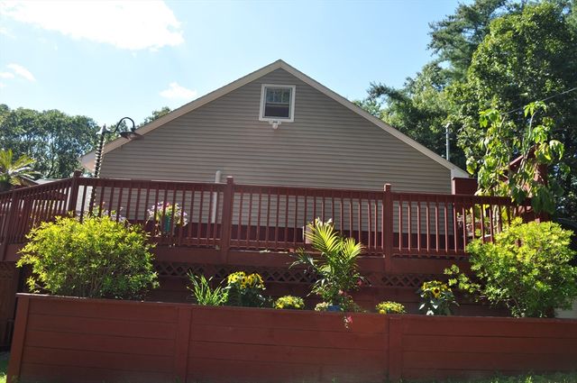 25 Maple Ave, Oxford, MA 01537