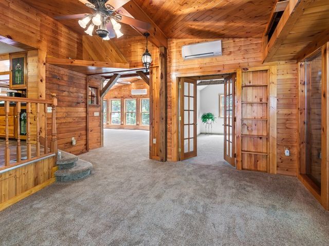 25 Maple Ave, Oxford, MA 01537