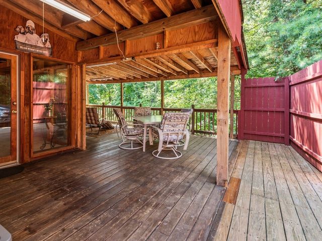 25 Maple Ave, Oxford, MA 01537