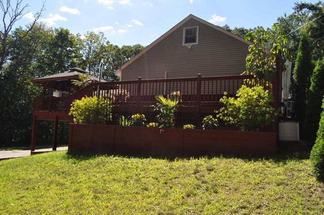 25 Maple Ave, Oxford, MA 01537