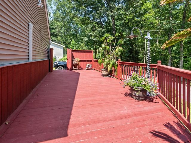25 Maple Ave, Oxford, MA 01537