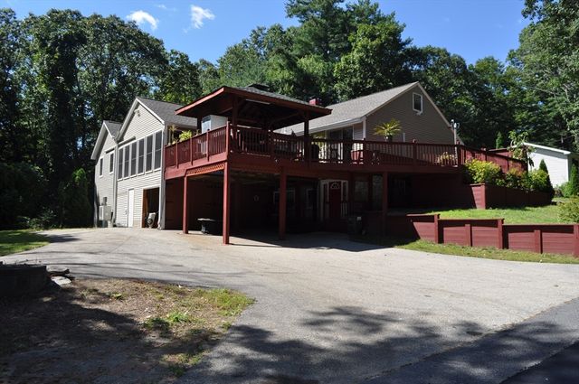25 Maple Ave, Oxford, MA 01537