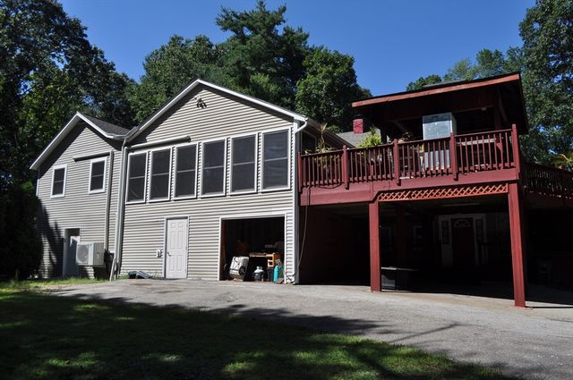 25 Maple Ave, Oxford, MA 01537