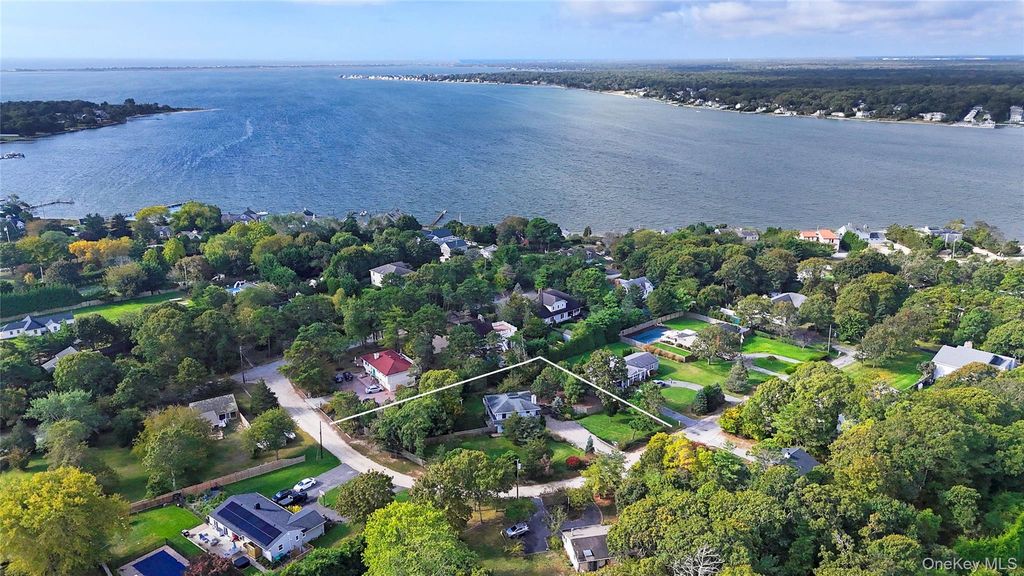 3 Jefferson Ave., Hampton Bays, NY 11946