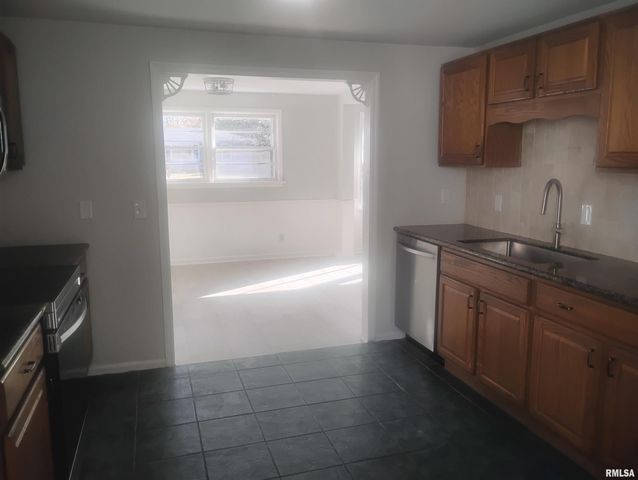 1131 N WILDWOOD Court, Peoria, IL 61604