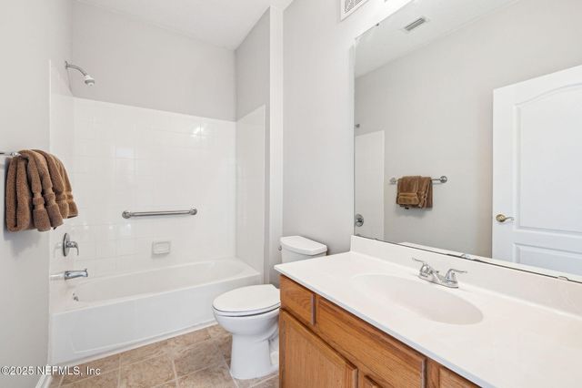 8601 BEACH Boulevard, 811, Jacksonville, FL 32216