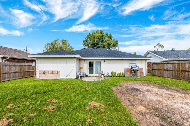 4033 Brentwood Avenue, Lake Charles, LA 70607