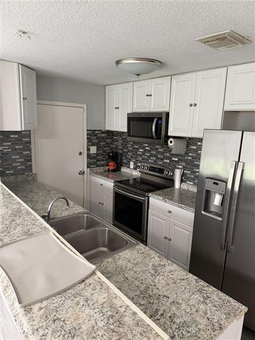 4033 Brentwood Avenue, Lake Charles, LA 70607