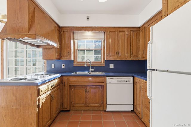 58 Dartmouth Street, Garden City, NY 11530