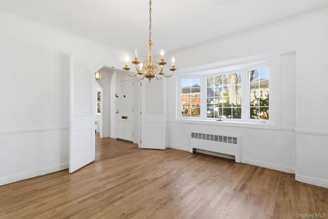 58 Dartmouth Street, Garden City, NY 11530