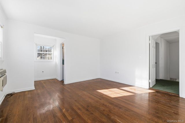 58 Dartmouth Street, Garden City, NY 11530