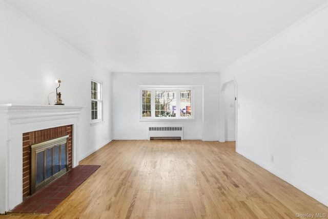 58 Dartmouth Street, Garden City, NY 11530