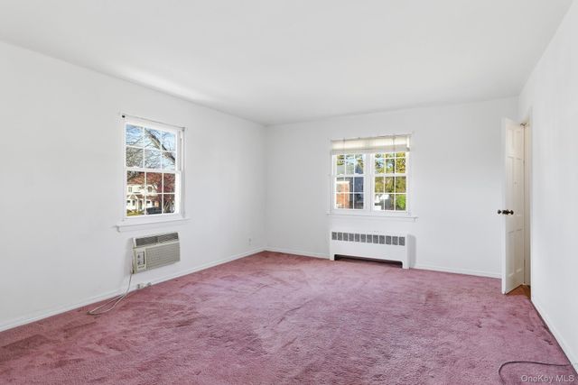 58 Dartmouth Street, Garden City, NY 11530