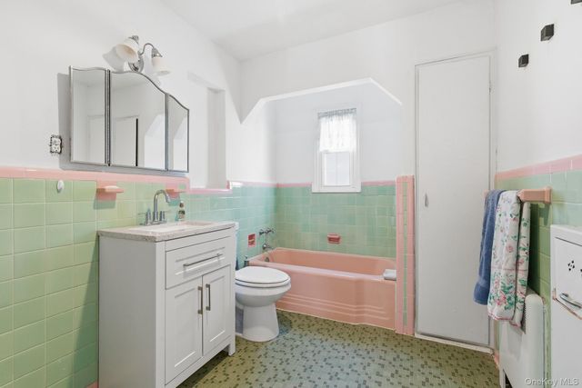 58 Dartmouth Street, Garden City, NY 11530