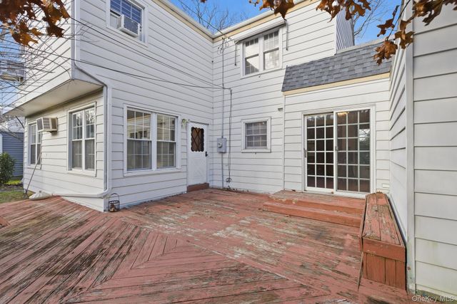 58 Dartmouth Street, Garden City, NY 11530