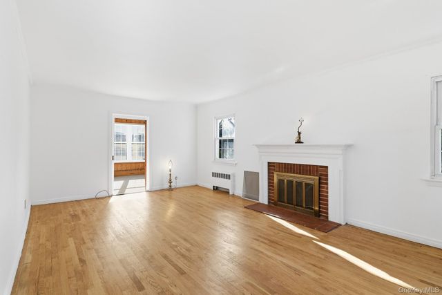 58 Dartmouth Street, Garden City, NY 11530