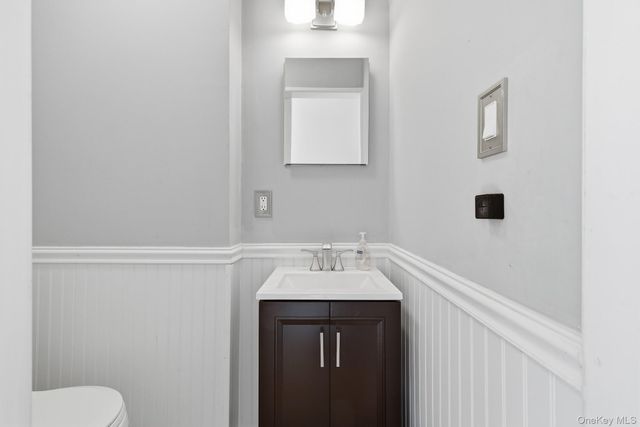 58 Dartmouth Street, Garden City, NY 11530