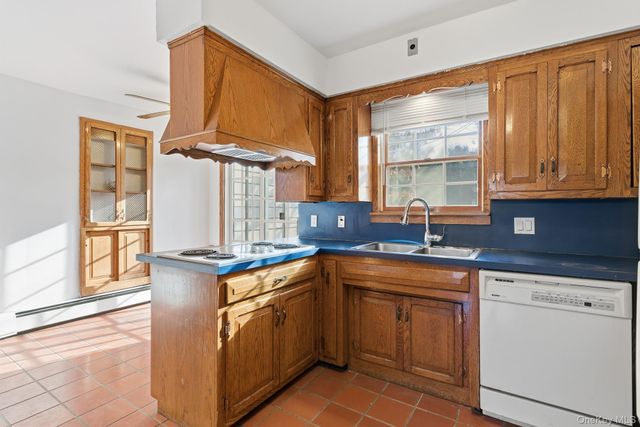 58 Dartmouth Street, Garden City, NY 11530