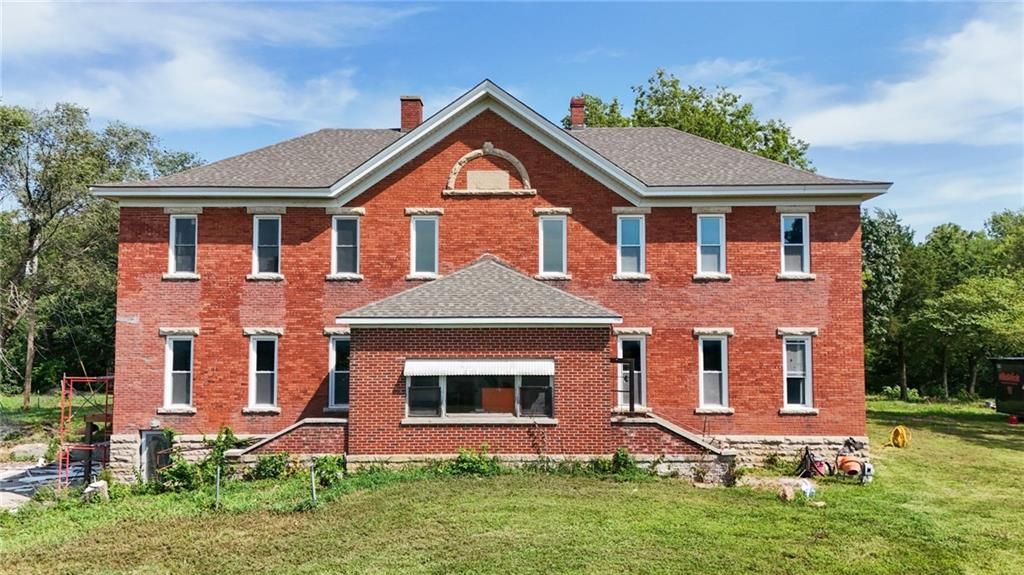 16010 Fairview Road, Oskaloosa, KS 66066