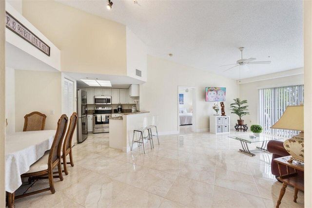 1100 Crestwood Court 1110, Royal Palm Beach, FL 33411
