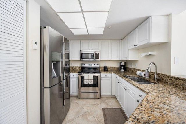 1100 Crestwood Court 1110, Royal Palm Beach, FL 33411