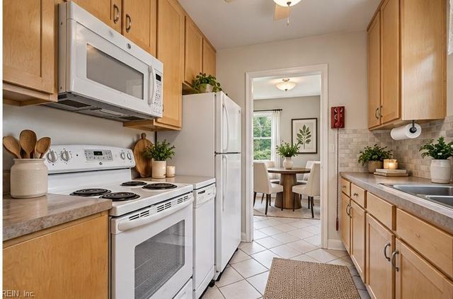 217 N Lynnriver DR, Virginia Beach, VA 23452