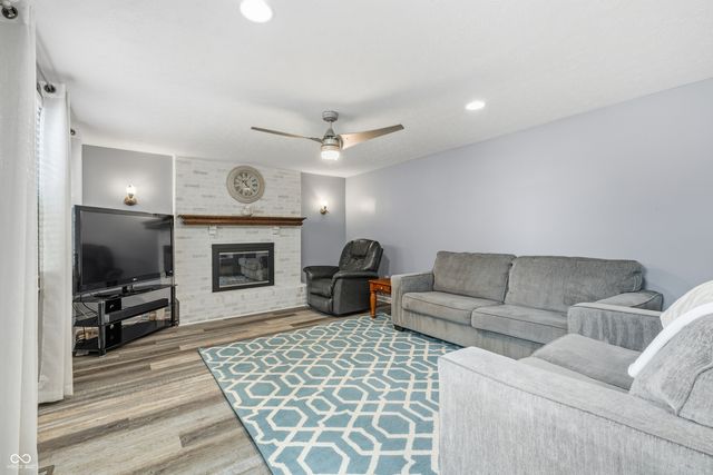 915 Kokomo Lane, Indianapolis, IN 46241