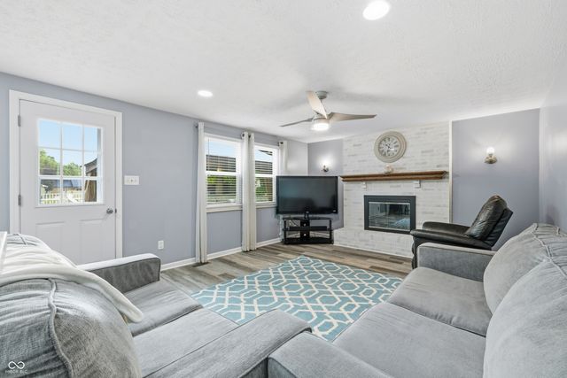 915 Kokomo Lane, Indianapolis, IN 46241