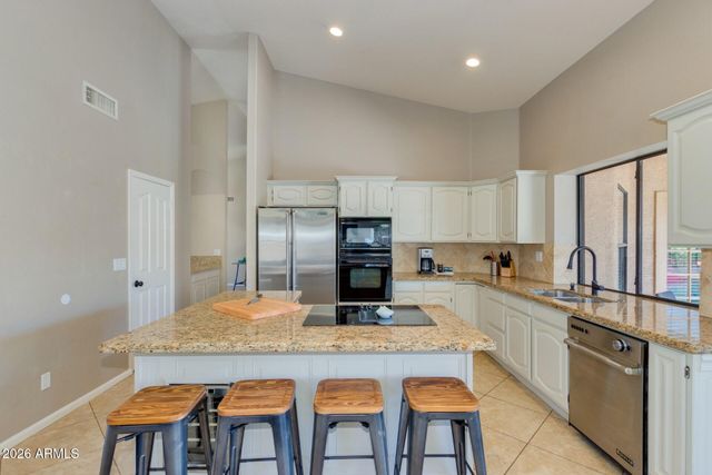 1585 W HONEYSUCKLE Lane, Chandler, AZ 85248