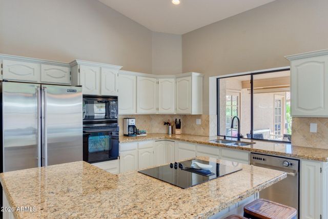 1585 W HONEYSUCKLE Lane, Chandler, AZ 85248