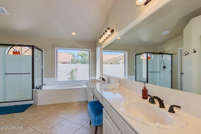 1585 W HONEYSUCKLE Lane, Chandler, AZ 85248