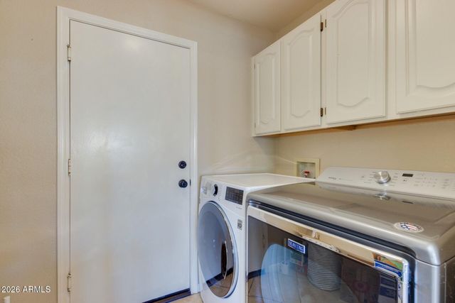 1585 W HONEYSUCKLE Lane, Chandler, AZ 85248