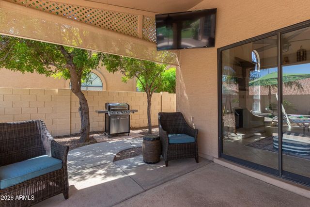 1585 W HONEYSUCKLE Lane, Chandler, AZ 85248