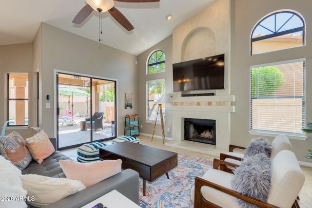 1585 W HONEYSUCKLE Lane, Chandler, AZ 85248