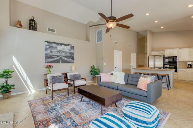1585 W HONEYSUCKLE Lane, Chandler, AZ 85248