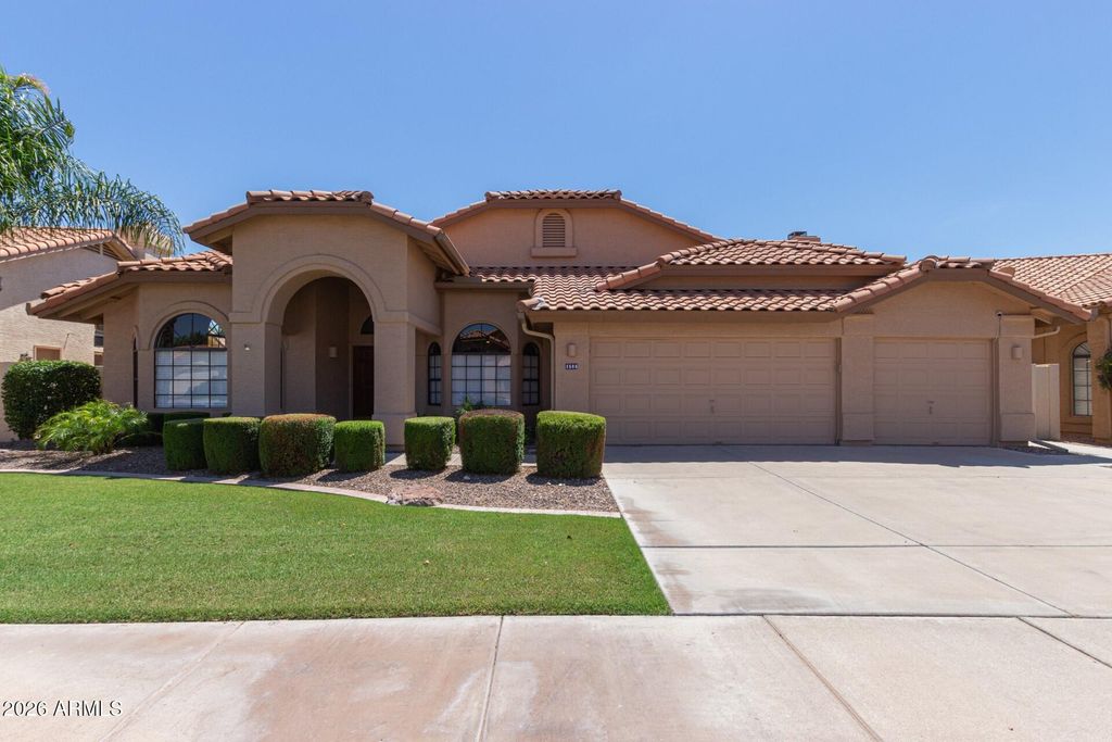 1585 W HONEYSUCKLE Lane, Chandler, AZ 85248