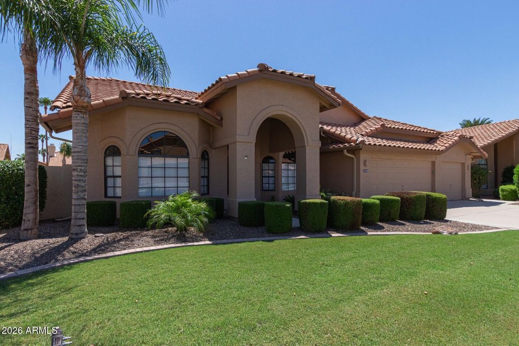 1585 W HONEYSUCKLE Lane, Chandler, AZ 85248 — photo 2